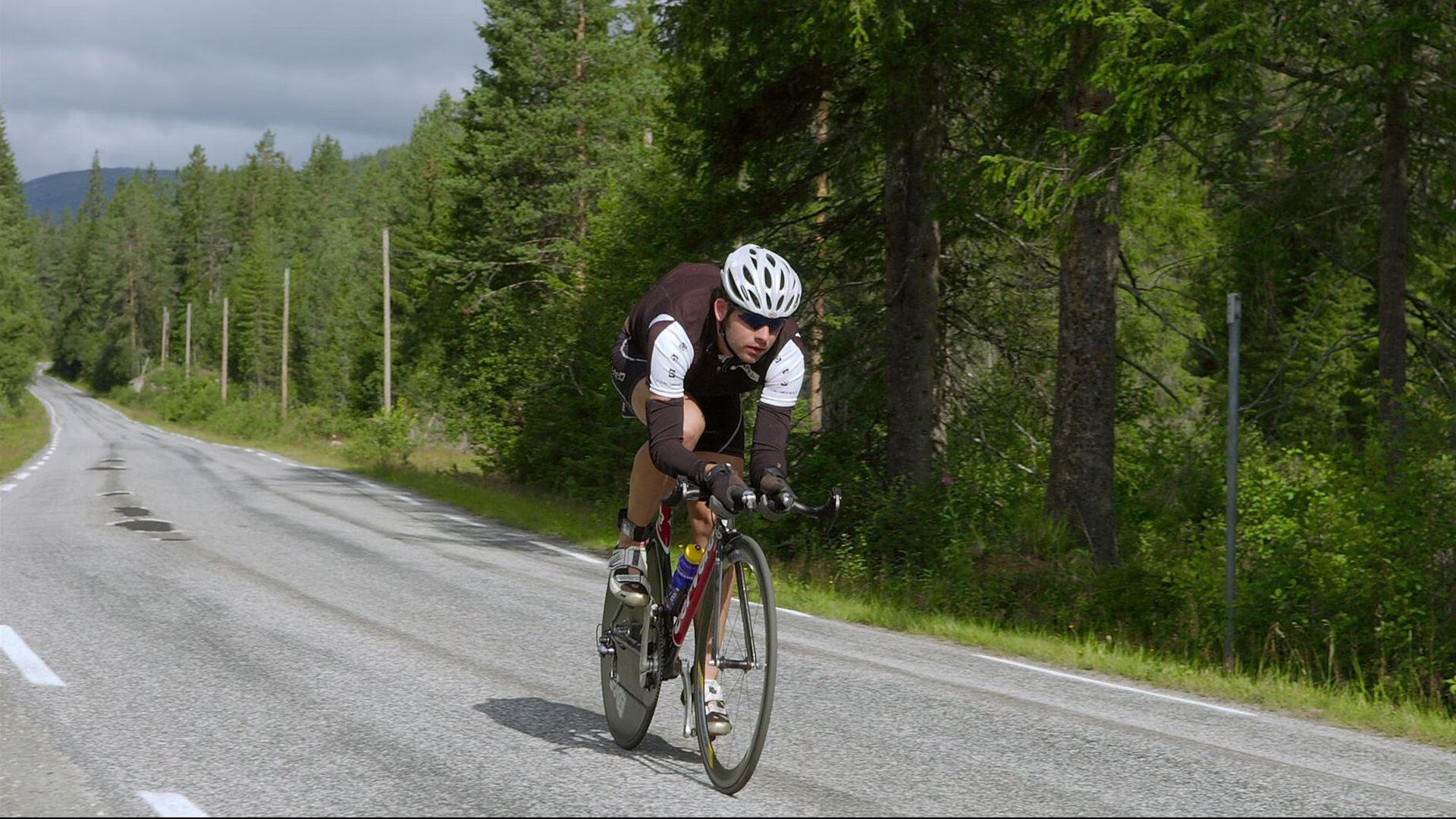田径专项设备入驻多所高校运动实验室，田径专项活动